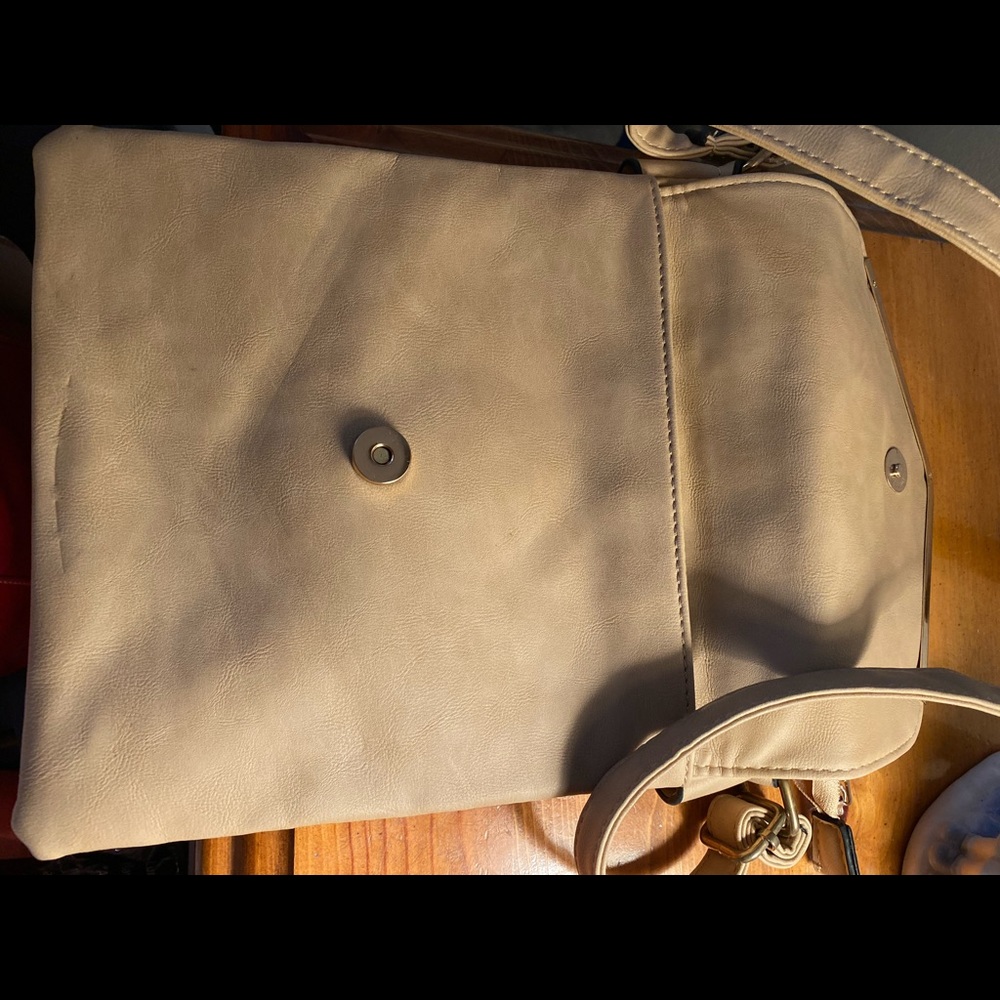 Purse - Picture 2 of 3